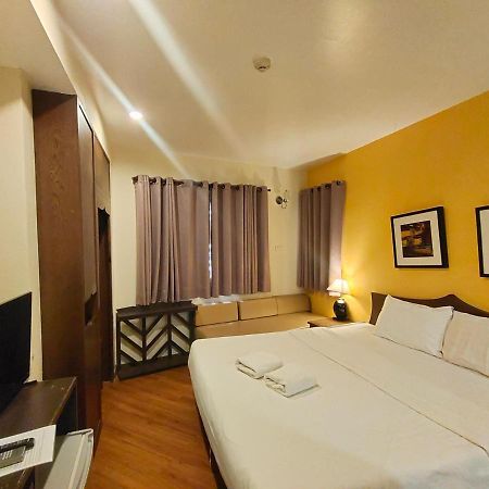 Vinary Hotel Sukhumvit Bangkok Exterior foto
